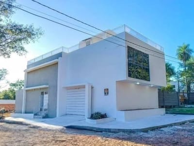 EN VENTA  CASA EN ALTOS DEL GOLF, LAMBARÉ