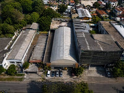 Vendo deposito + oficinas 700 m2 sobre Avda. República Argentina Z/Terminal