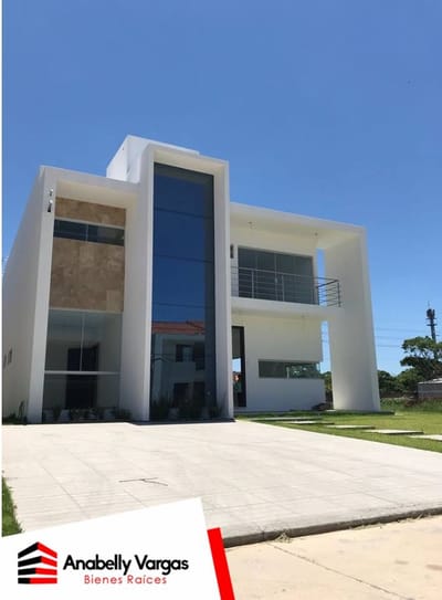 CASA EN VENTA URUBO