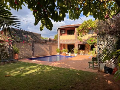 VENDO RESIDENCIA EN ZONA COLEGIO ALEMAN-BELA VISTA-ASUNCION