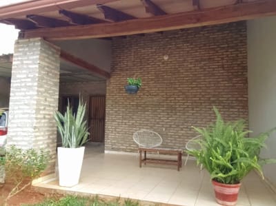 Vendo chalet en Villa Elisa, barrio Mbocajaty, salida de calle a calle