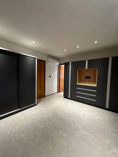 EN VENTA – 4 DÚPLEX CON RENTA ACTIVA EN LOMA MERLO, LUQUE