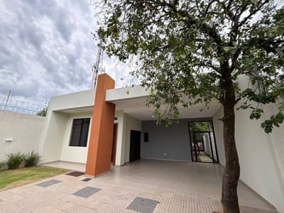 VENDO MODERNA CASA EN MARIANO ROQUE ALONSO