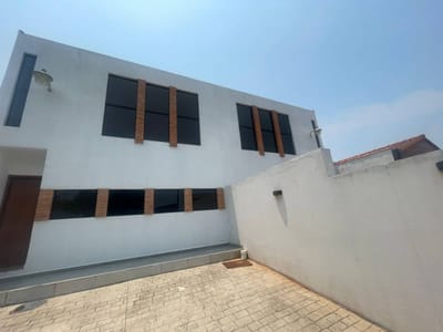 EN VENTA AMPLIO DUPLEX A ESTRENAR EN LAMBARE