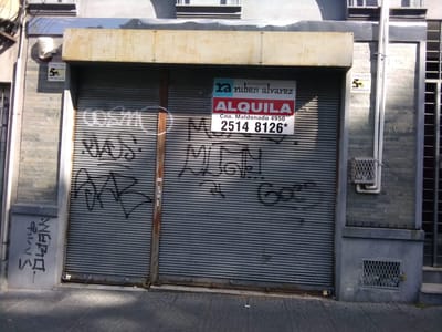 Amézaga y Defensa. Local Comercial.