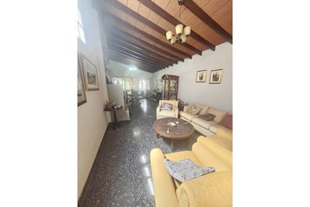 ALQUILO CASA AMOBLADA EN MBURICAO EN ASUNCION