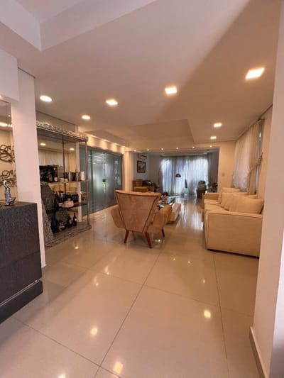 EN VENTA RESIDENCIA EN BARRIO MBURICAO