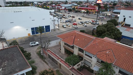 Casa Comercial en Venta en Zona Mutualista – Ideal para Vivienda y Negocio