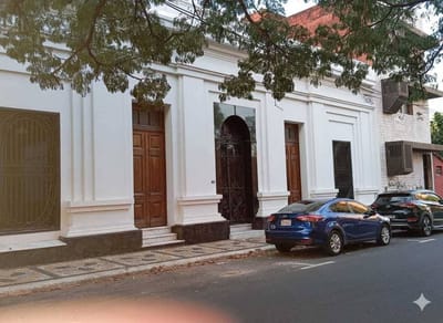 Casa colonial refaccionado a terminar (Patrimonio cultural) con edificio 4 pisos