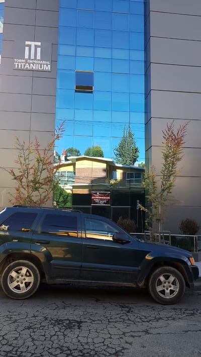 Lujosasa Oficinas Edificio Torre Empesarial Titianium Calle 22 de Calacoto
