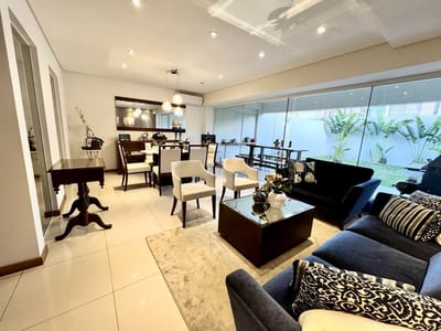 En Venta Hermosa Casa De 3 Dormitorios En Condominio – Av. Piraí 6to Anillo