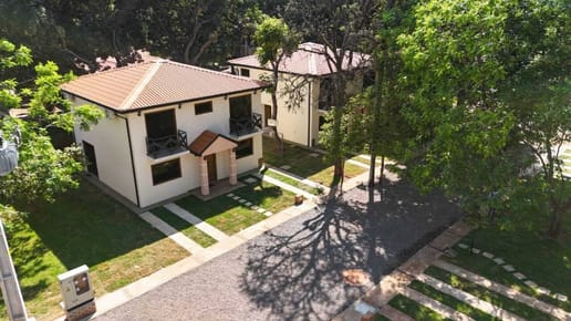 ALQUILO CASA A ESTRENAR EN CONDOMINIO FERNANDO DE LA MORA