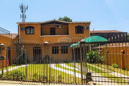 VENDO RESIDENCIA EN LAMBARE