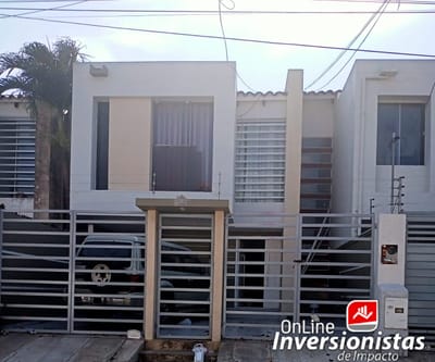 CASA EN VENTA!!  Excelente ubicación para vivienda o empresa