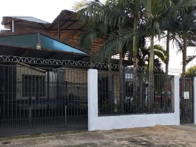 VENDO CASA EN LA CIUDAD DE SAN LORENZO,ZONA SHOPPING PINEDO 