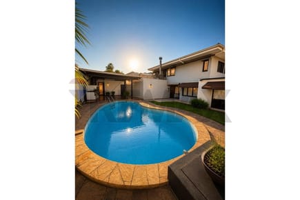 EN VENTA IMPORTANTE PROPIEDAD EN BARRIO MBURICAO