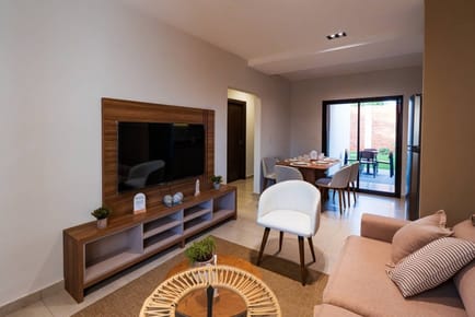VENDO CASA EN BARRIO ABIERTO A 5 MIN DEL CENTRO DE LUQUE 