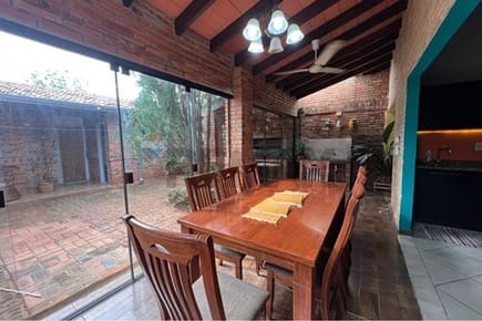 VENDO CASA EN LUQUE EN LOMA MERLO