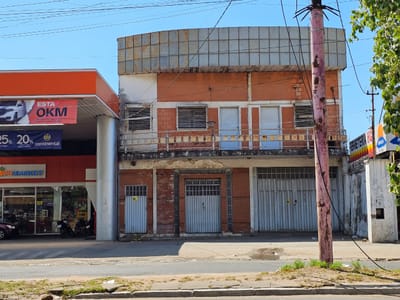 Frente a Distrito Perseverancia. Propiedad Comercial sobre Av Artigas
