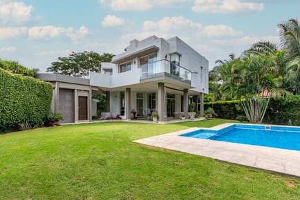 Casa en alquiler en Jardines del Urubó