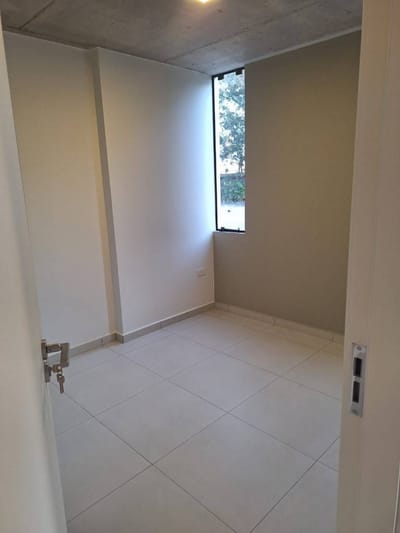 Departamento Con Entrega Inmediata - Luque A 15 Min Del Eje Corporativo
