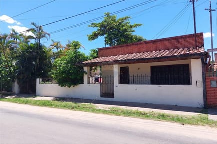 Vendo Casa. Excelente ubicacion. Loma Pyta..