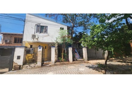 VENDO CASA DE TRES NIVELES EN FERNANDO NORTE