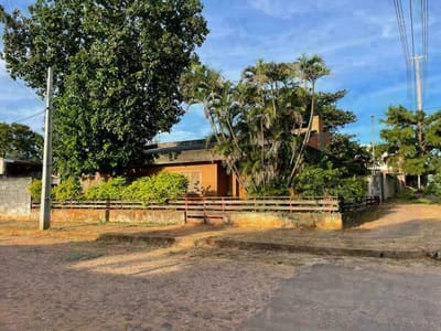 VENDO CASA A REFACCIONAR O DEMOLER  4TO BARRIO – LUQUE 