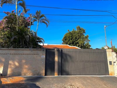 ALQUILO CASA CON PISCINA EN LAMBARE CERCA DE TODO
