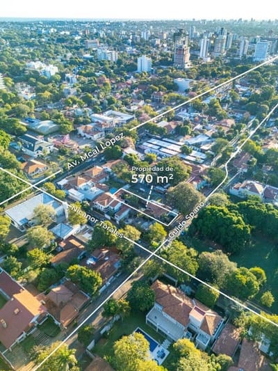 Se vende: AMPLIA RESIDENCIA EN EL BARRIO SAN CRISTOBAL