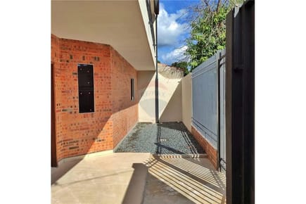 VENDO CASA A ESTRENAR EN LUQUE