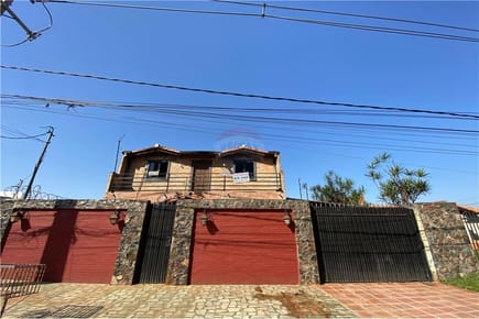 VENDO CASA EN SAN LORENZO