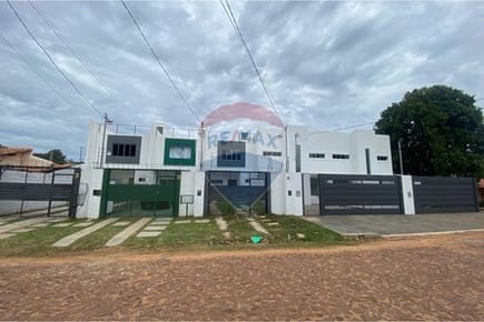 Tríplex a estrenar en Laurelty,  zona  Laguna Grande y minutos de Mcal,López