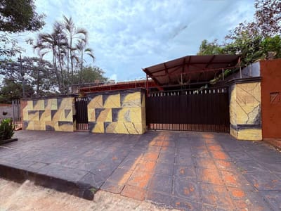CASA EN VENTA EN BARRIO SAN MIGUEL