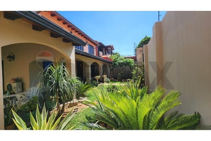 VENDO AMPLIA CASA EN SAN LORENZO BARCEQUILLO