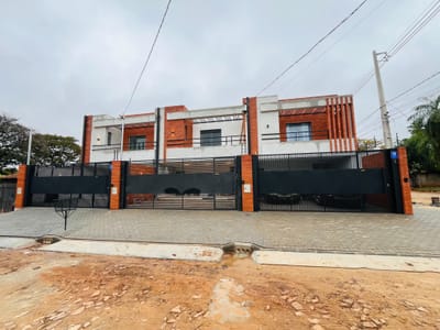 ALQUILO CASA PAREADA CON PISCINA Y QUINCHO – ZONA AEROPUERTO, LOMA MERLO