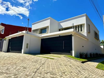 VENDO DÚPLEX DE 3 DORMITORIOS CON PISCINA EN LOMA PYTA - ASUNCIÓN