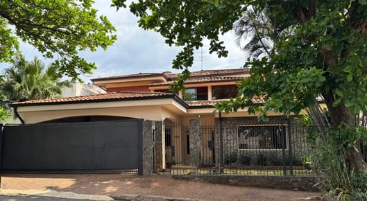 RESIDENCIA EN ALQUILER I BARRIO MBURICAO