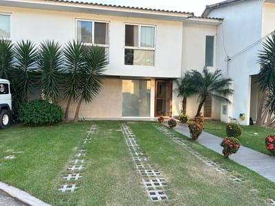 CASA DE 2 PLANTAS DE 3 DORM CON SALA DE TV