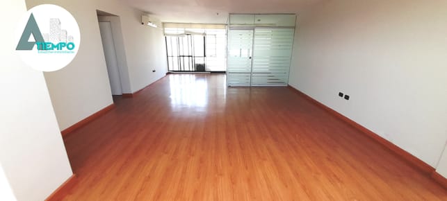 ESPACIOSA OFICINA EN MIRAFLORES DIVERSOS RUBROS