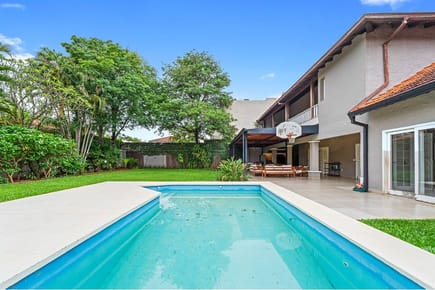 RESIDENCIA EN VENTA EN BARRIO LAS LOMAS!!
