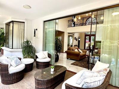En Alquiler hermosa casa amoblada Cond. La Floresta del Urubo