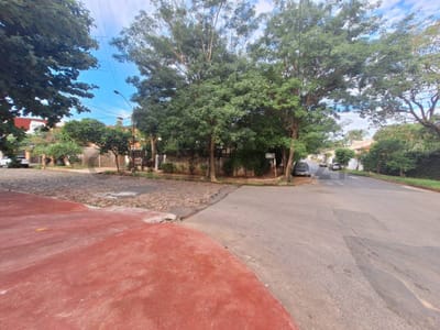 Venta de Terreno en Los Laureles, Asunción