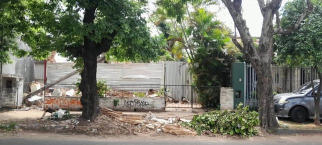 VENDO TERRENO EN BARRIO MBURICAO.