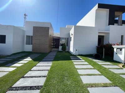 Casa en alquiler en Urubó 