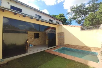 Duplex En Venta Con Piscina - Lambare, Barrio Puerto Pabla