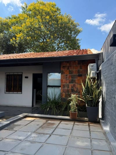 ¡ALQUILO CASA EN EL LÍMITE LAMBARÉ - ASUNCION!
