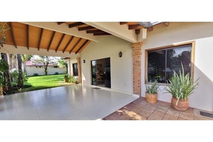 VENDO HERMOSA CASA EN LAMBARE BARRIO KENNEDY
