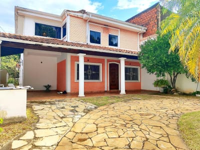 VENDO CASA EN ASUNCIÓN 