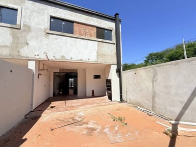 VENDO DUPLEX EN LAMBARE 